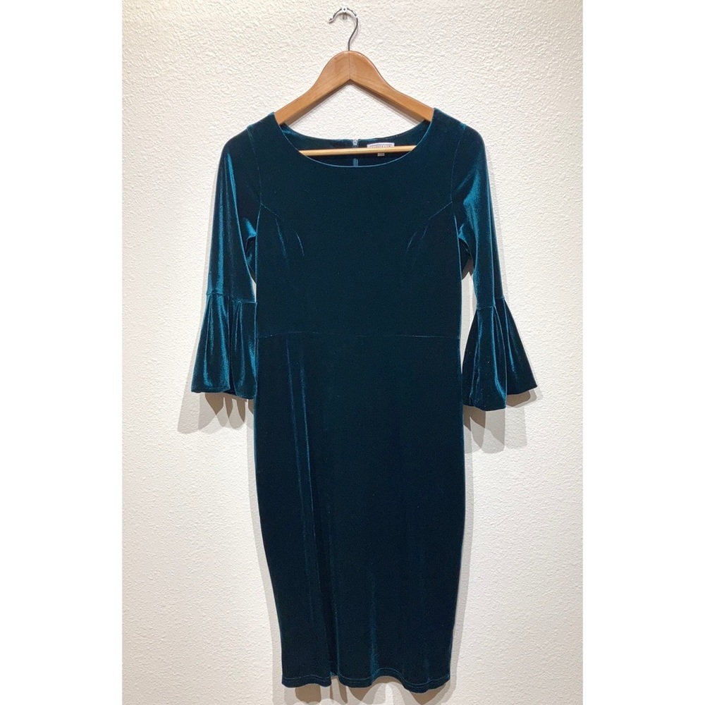 Velvet Green party dress midi length with flare sleeves